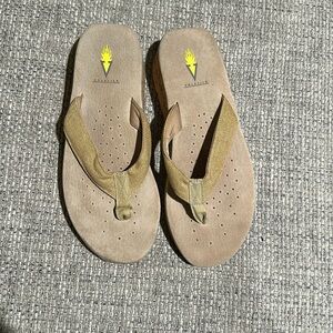 Volatile Leather Upper Platform Wedge Heel Cork Bottom Thong Sandals NWOT